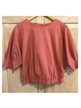 Minimalist Capsule Wardrobe Top Prologue Minimalist Chic 90s Earth tone Subtle